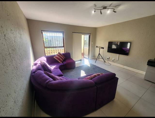 2 BEDROOM TOWNHOUSE FOR SALE IN NEWMARKET